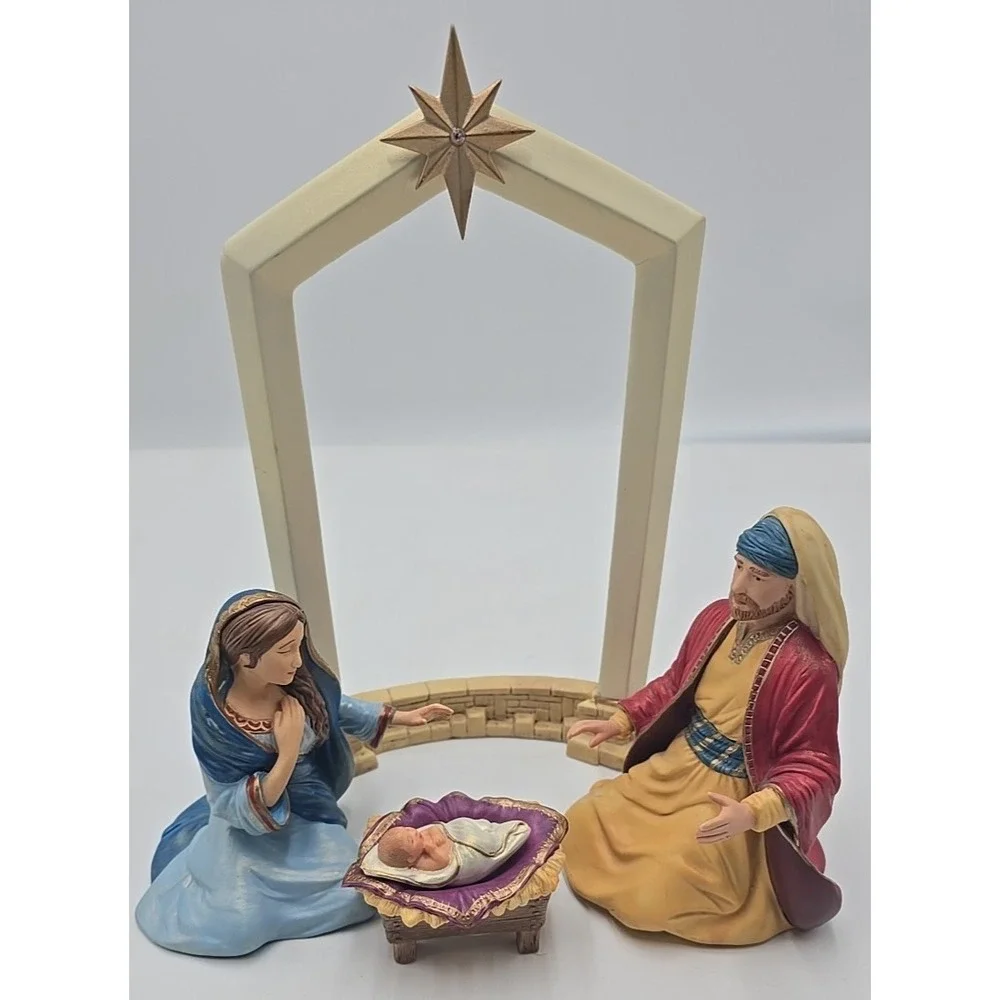 Hallmark HOLY‎ FAMILY NATIVITY Christmas Christian Figurines 2005 Set of 5